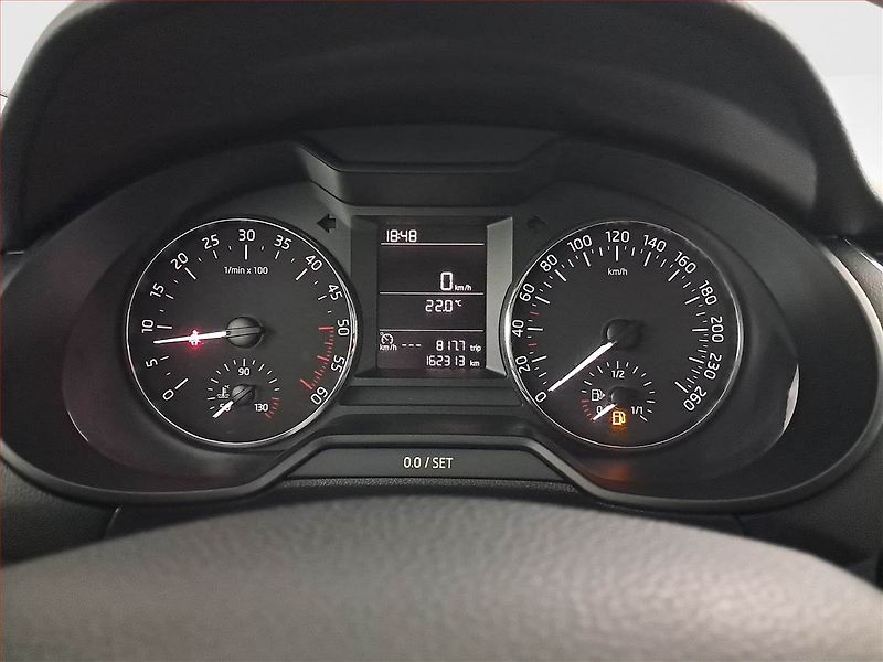 Škoda Octavia (2016) 1.6 TDI, Tempomat - fotka 11 z 14
