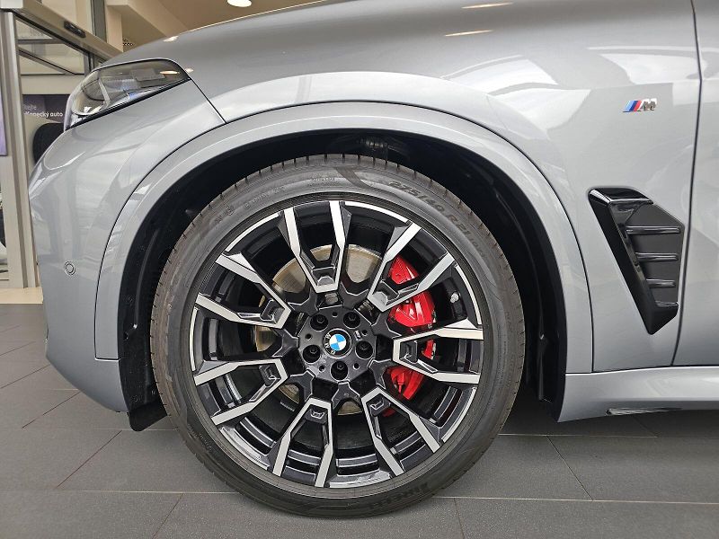 BMW X5 xDrive30d - fotka 10 z 38