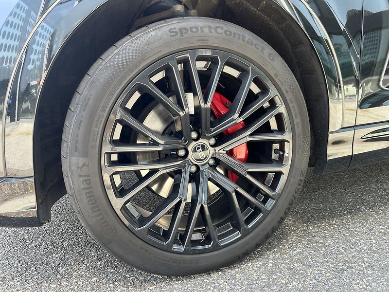 Audi Q8 50 TDI quattro ZÁRUKA - fotka 8 z 35