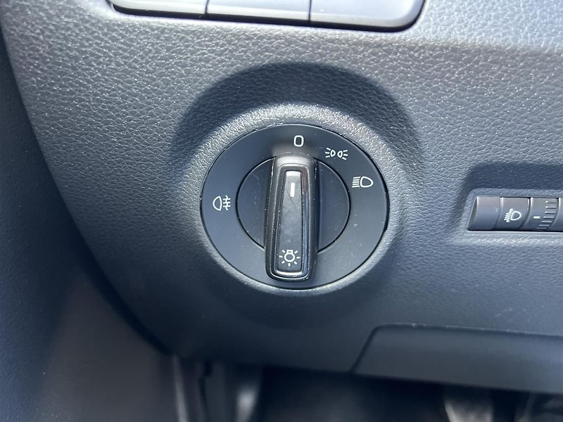 Škoda Fabia 1.0MPi 44kw TEMPOMAT KLIMA - fotka 12 z 36