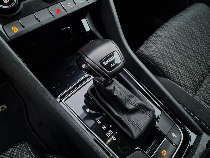 Škoda Karoq 2.0 TDI 110kW 4x4 DSG Style - fotka 33 z 50