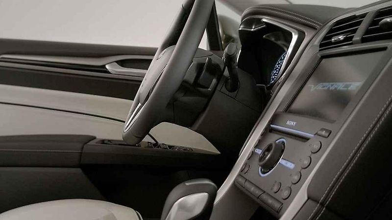 Ford Vignale Mondeo.