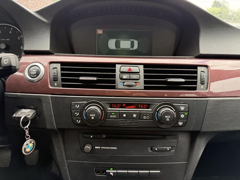 BMW Řada 3 2,0i  Navigace - fotka 16 z 21
