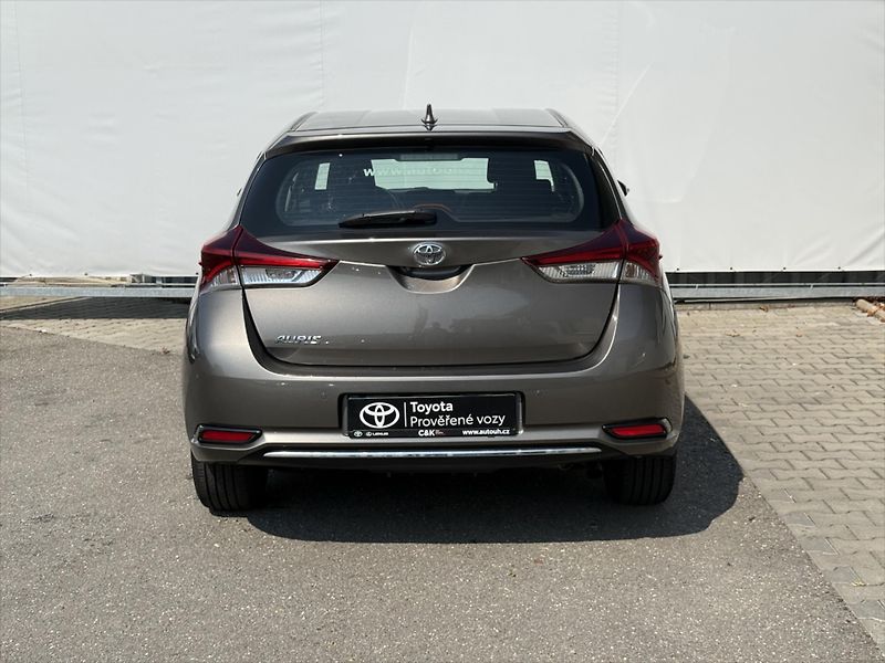 Toyota Auris 1,6 Active Trend - fotka 5 z 19