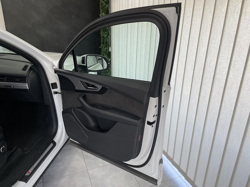 Audi Q7 45 TDi ČR 1.MAJ.SERVIS 4x4 DPH - fotka 11 z 30