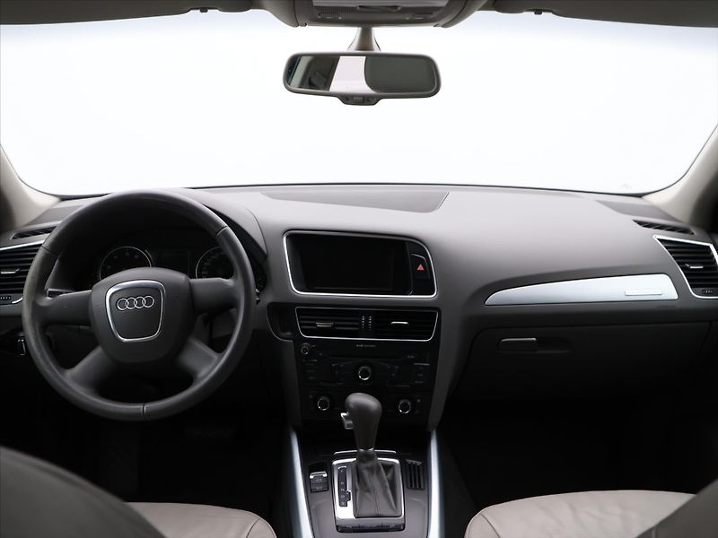 Audi Q5 2,0 TFSI quattro S-Tronic - fotka 19 z 26