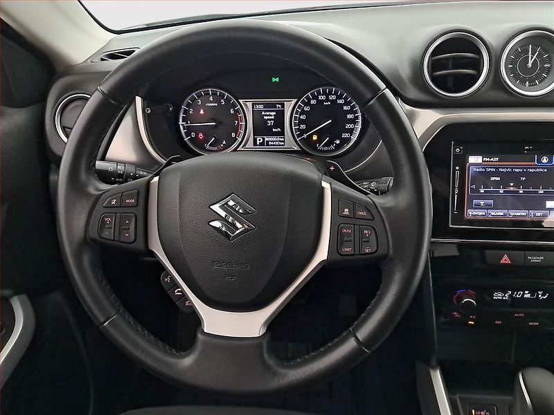 Suzuki Vitara (2018) Premium 1.6 VVT, Automat, ČR - fotka 20 z 20