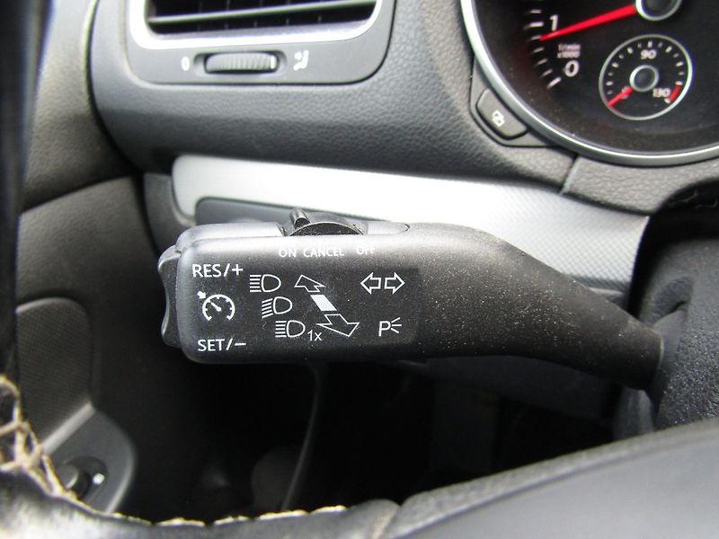 Volkswagen Golf (2012) 1.2 TSI 77kW - fotka 30 z 33
