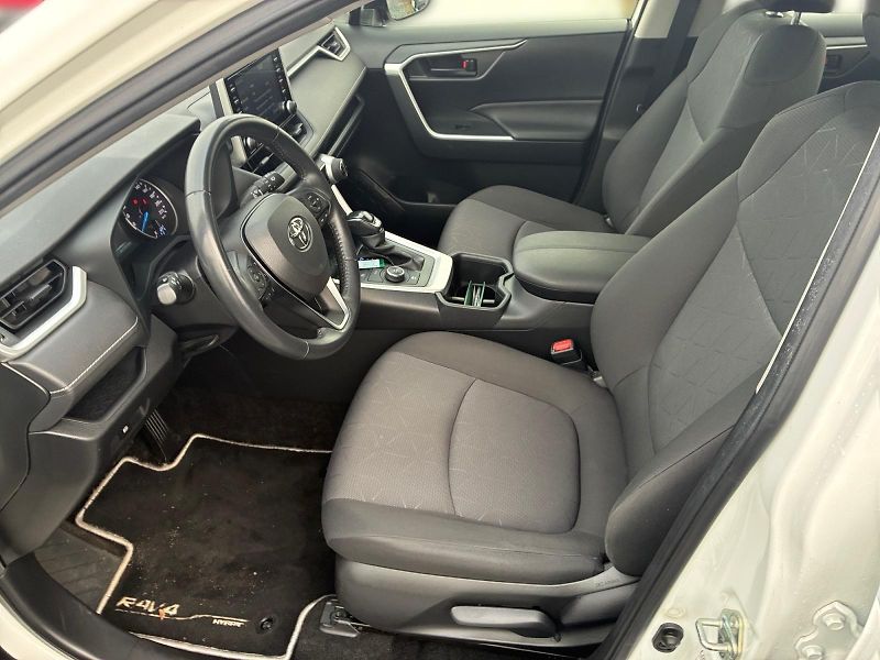 Toyota RAV4 (2022) ACTIVE 2.5HYBRID 131kW 4WD TAŽ - fotka 7 z 11