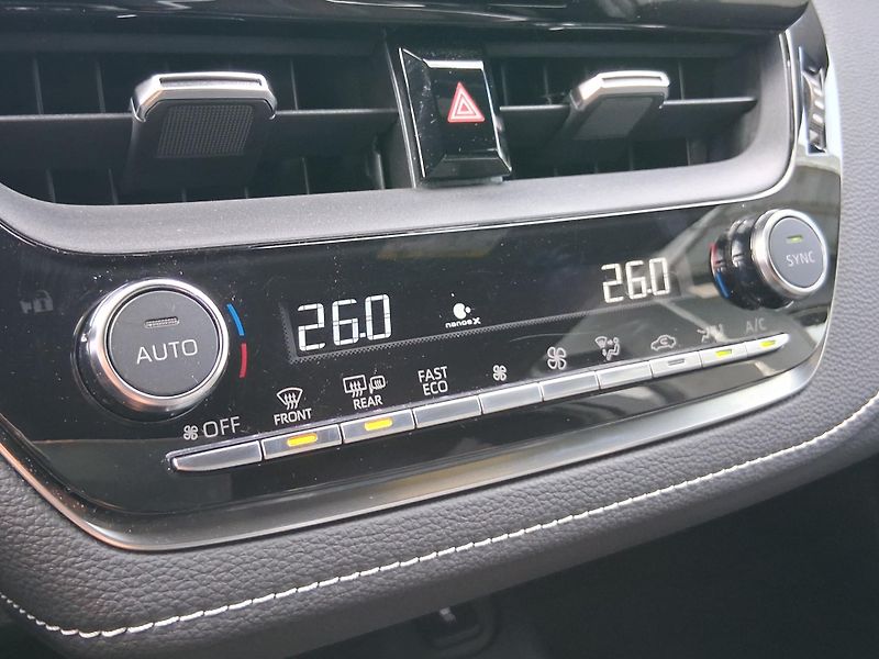 Toyota Corolla GR SPORT 1.8 Hyb. 103 kW - fotka 13 z 28