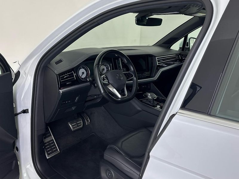 Volkswagen Touareg R-Line - fotka 6 z 30