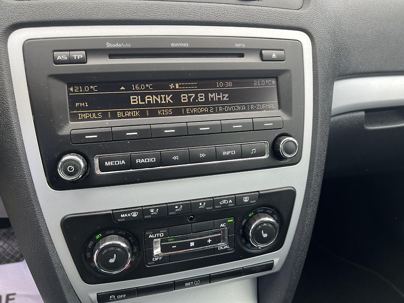 Škoda Octavia 1,2TSi DSG combi Autoklima - fotka 40 z 43
