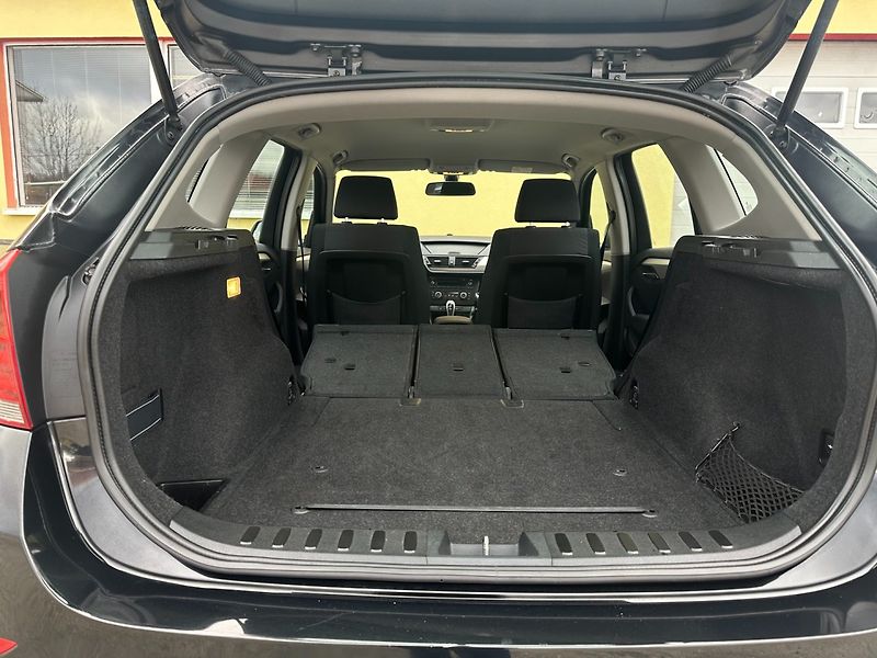 BMW X1 2.0D SDrive/Automat/95tisKM - fotka 19 z 27