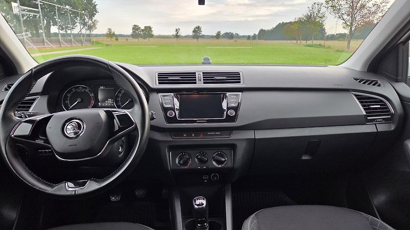 Škoda Fabia 1.0 TSI 70 kW Ambition CZ DPH - fotka 15 z 22