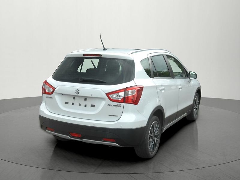 Suzuki SX4 S-Cross Comfort+ 4x4 Navigace Panorama - fotka 7 z 15