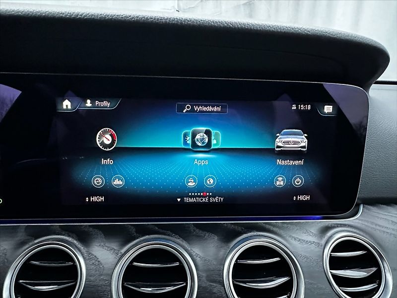 Mercedes-Benz Třídy E 2,0 220D 143kW - fotka 32 z 44
