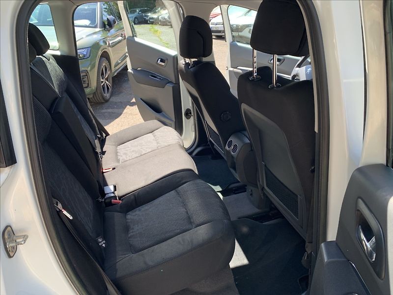Peugeot 3008 1,6 HDI AUTOMAT - fotka 15 z 17