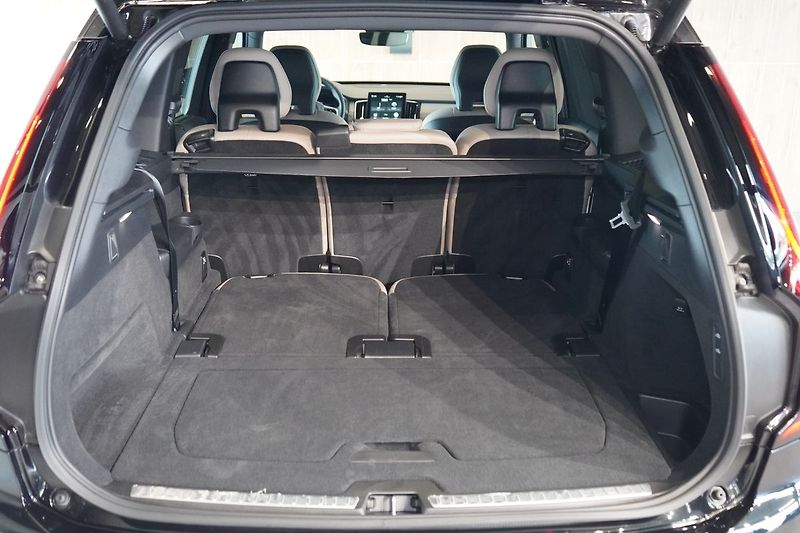 Volvo XC90 B5 AWD PLUS Dark, Vzduch, 360° - fotka 13 z 47
