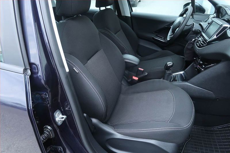 Peugeot 208 (2018) 1.2 PureTech, Serv.kniha - fotka 9 z 17