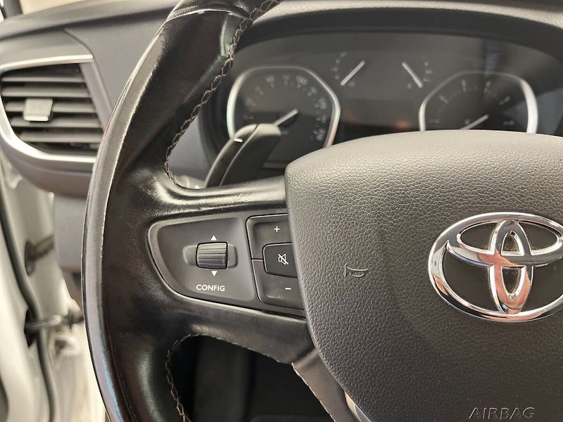 Toyota ProAce Verso Family 2.0 D 8AT Comfort NAVI - fotka 19 z 39
