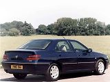 Také větší a oblíbenější Peugeot 406 mohl mít zadní stěrač, ovšem drtivá většina se vyrobila bez něj.