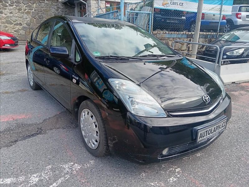 Toyota Prius 1,5 - fotka 16 z 21