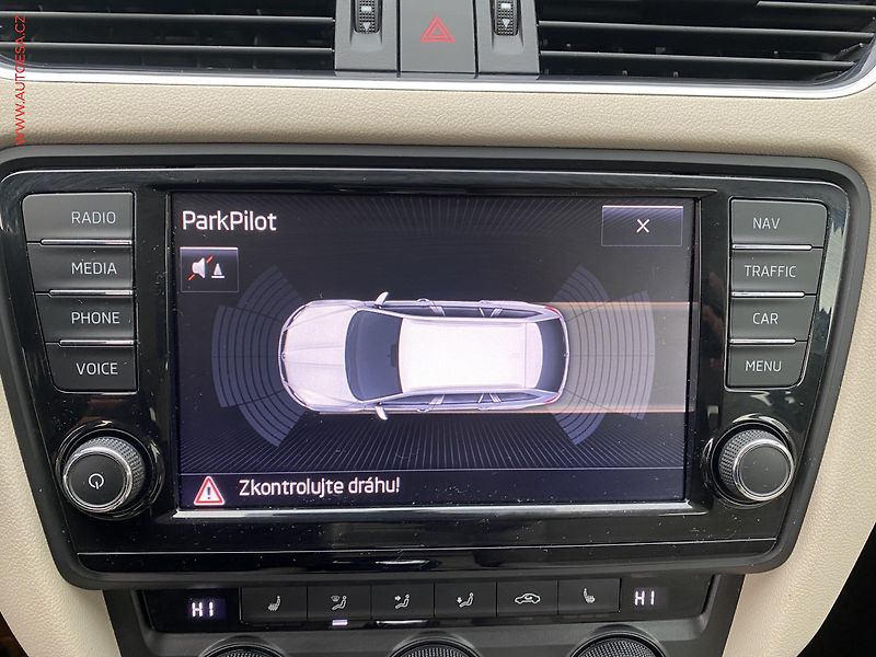 Škoda Octavia (2014) 1.4 TSi, Elegance, DSG, panor - fotka 18 z 18
