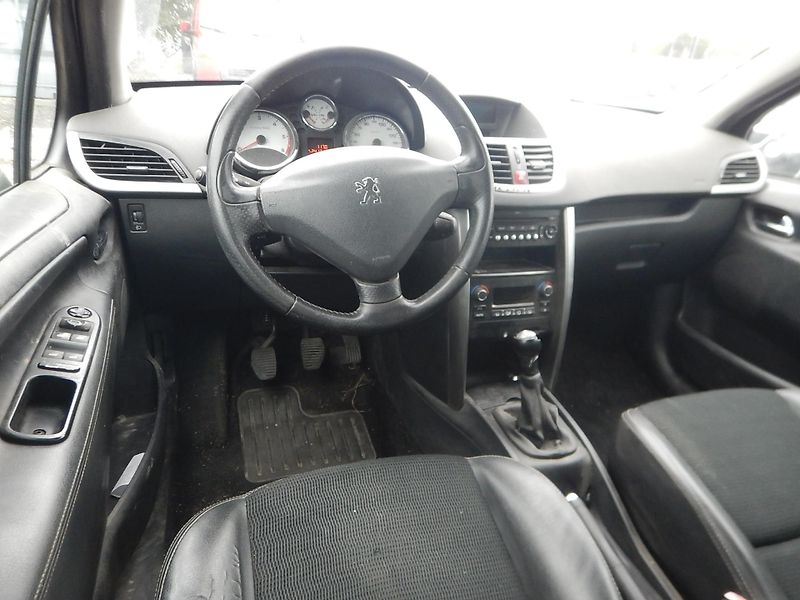 Peugeot 207 1.6 HDi, DIGIKLIMA - fotka 11 z 20