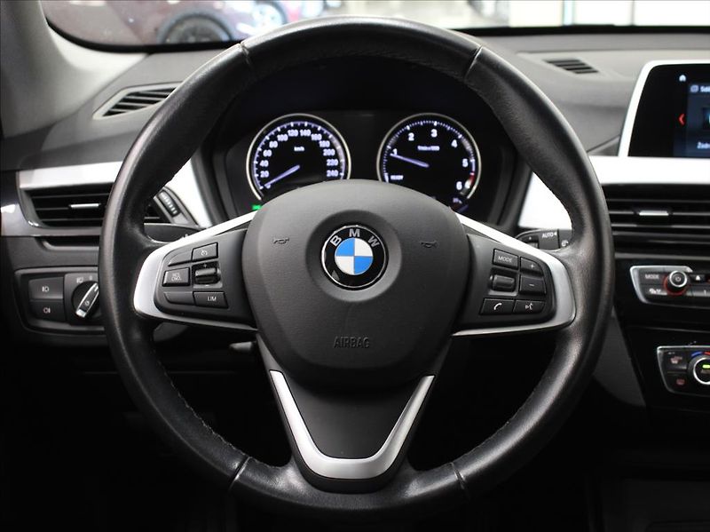 BMW X1 2,0 18d xDrive AT 126tkm.ČR - fotka 9 z 24