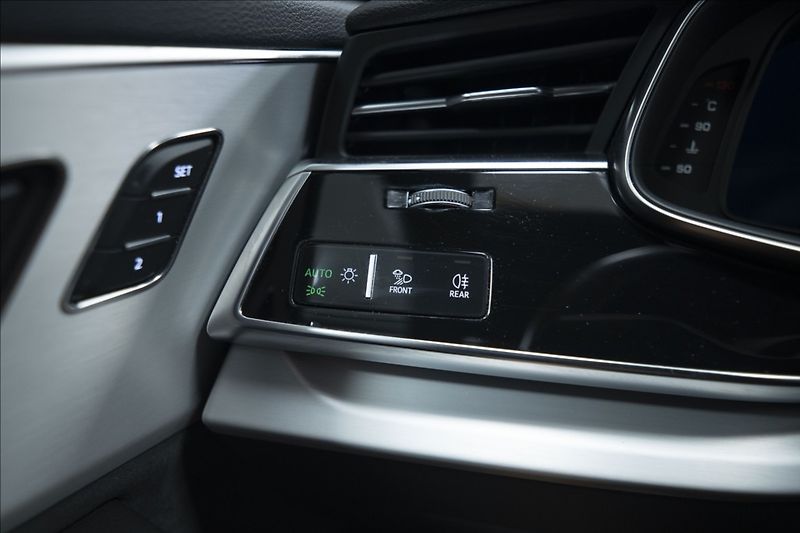 Audi Q7 3,0 TDI QUATTRO S-LINE 1. MAJ - fotka 35 z 51