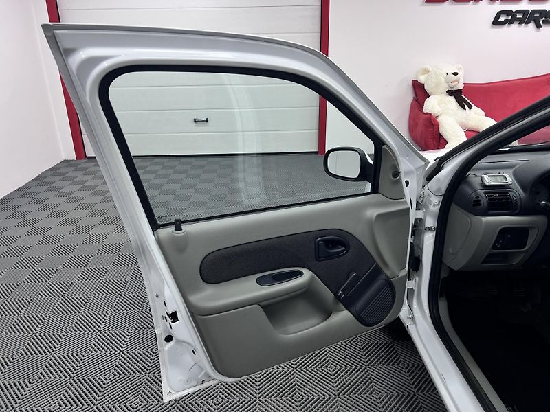Renault Thalia 1.4 55 kW, Manuál, 1.majitel - fotka 9 z 15