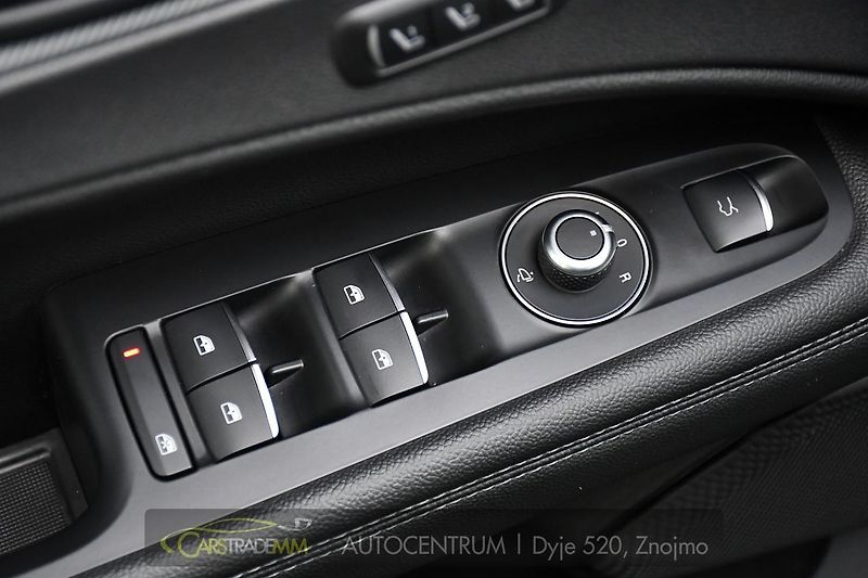 Alfa Romeo Stelvio 2.2 Diesel 16V Veloce TAŽNÉ - fotka 25 z 52