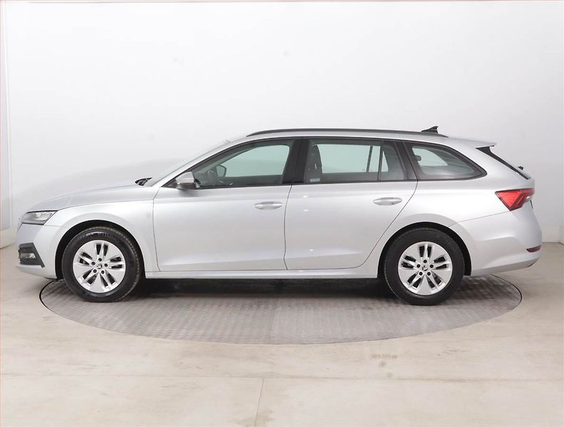 Škoda Octavia (2023) Ambition 2.0 TDI, ČR,1.maj - fotka 3 z 15