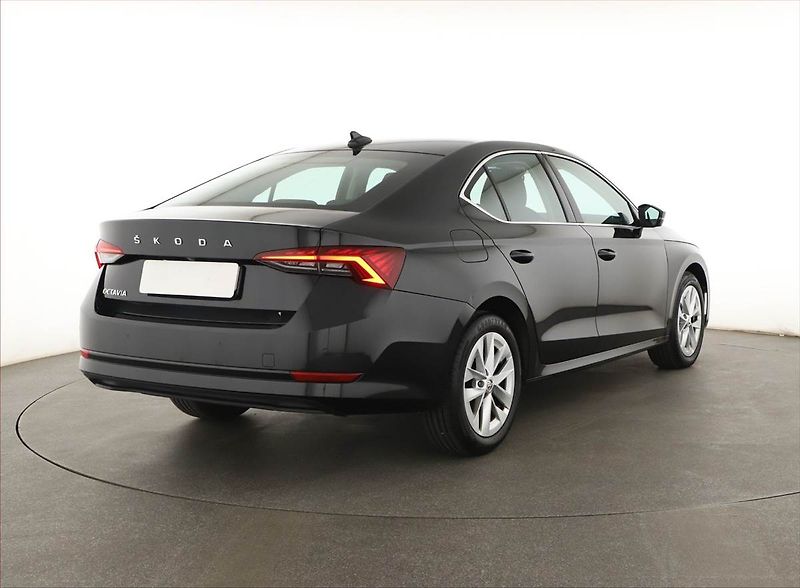 Škoda Octavia (2022) Style 2.0 TDI - fotka 5 z 20
