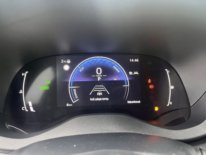 Toyota Yaris Cross 1.5 HEV Style + zimní komplety - fotka 9 z 15