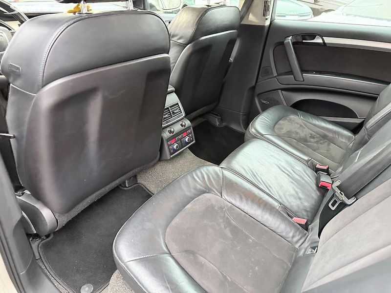 Audi Q7 3,0 TDI V6 QUATTRO - fotka 26 z 38