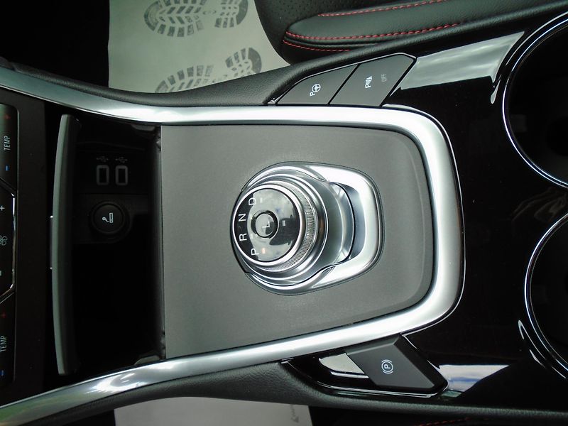 Ford S-MAX 2.5 Duratec FHEV ST-Line 140kW - fotka 25 z 46