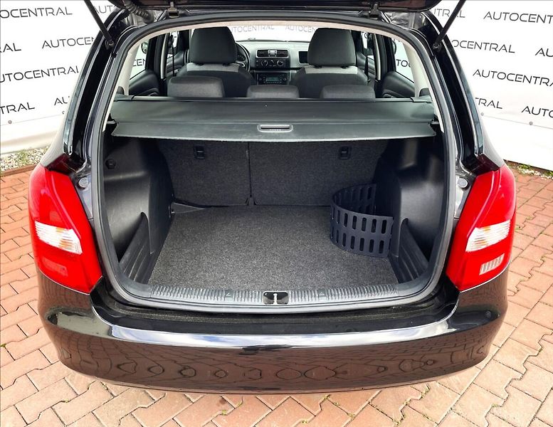 Škoda Fabia 1,2 TSi,63kW,po servisu - fotka 10 z 20