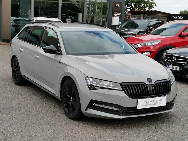Škoda Superb 2,0 TDI SportLine Combi DSG - fotka 3 z 23