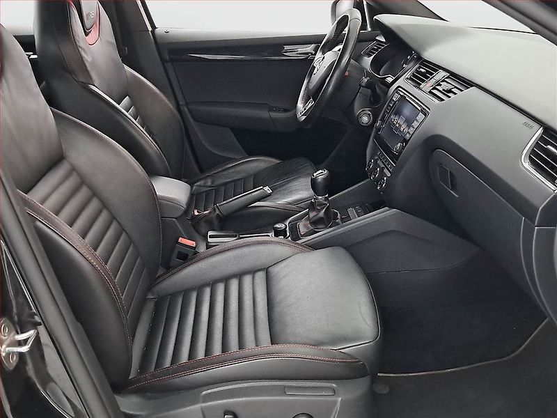 Škoda Octavia (2016) RS 230 2.0 TSI, Navi - fotka 9 z 21
