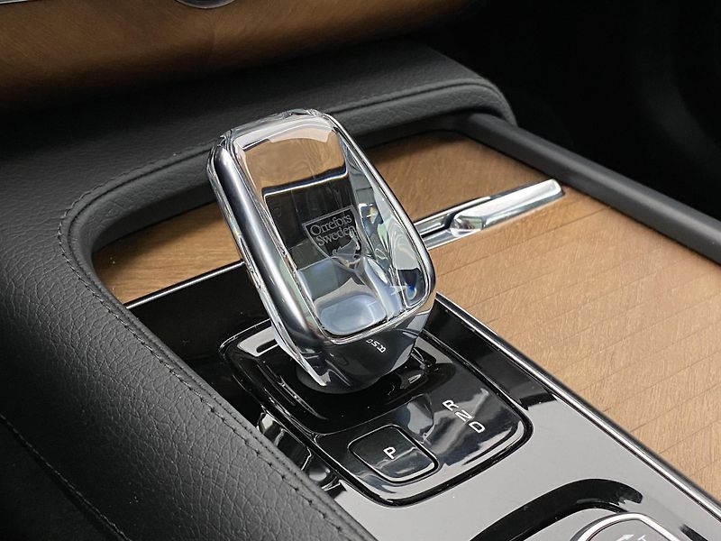 Volvo XC90 B5 AWD INSCRIPTION REZERVACE - fotka 27 z 46