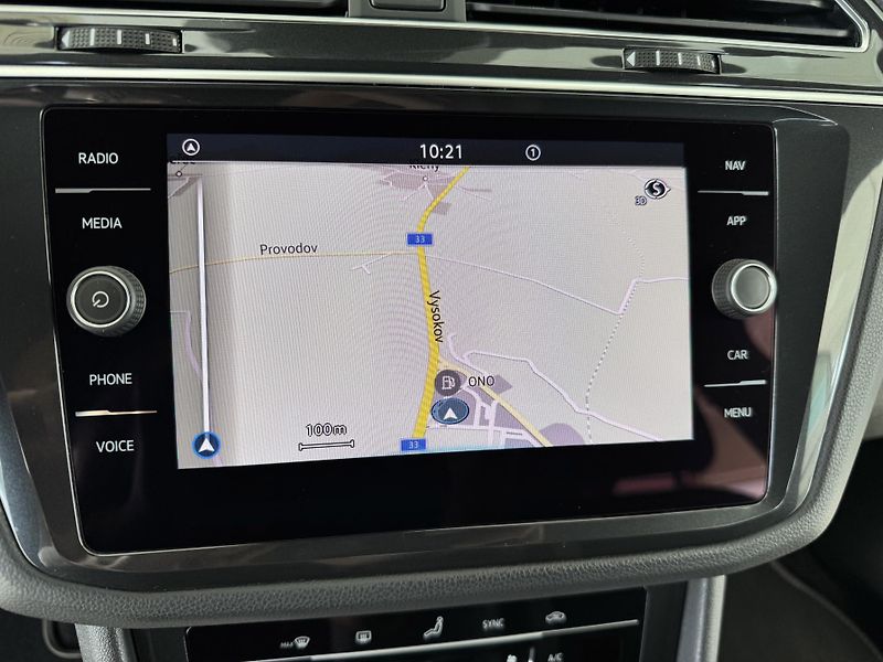 Volkswagen Tiguan 1,5TSI DSG*R-LINE*REZERVACE! - fotka 19 z 32
