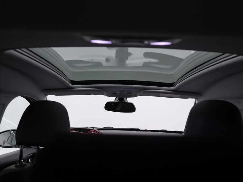 Peugeot 2008 1,2 PT 81KW GT-LINE Panorama - fotka 26 z 33