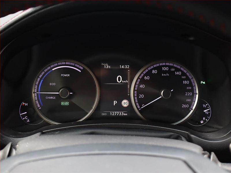 Lexus NX 300h (2019) 300h - fotka 9 z 21