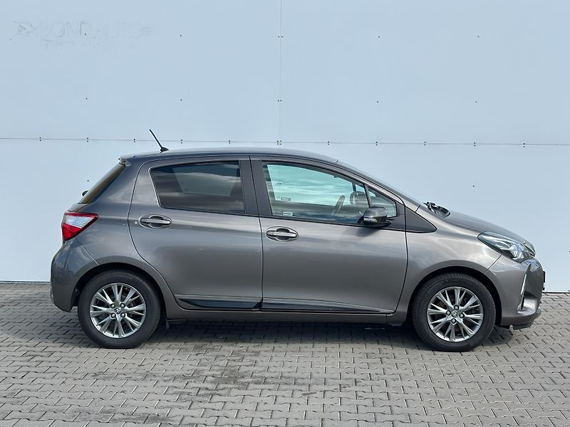 Toyota Yaris 1.5 VVT-i Active Trend - fotka 8 z 27