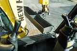 New Holland (2020) B115B backhoe loader / 4600 MT - náhled 23