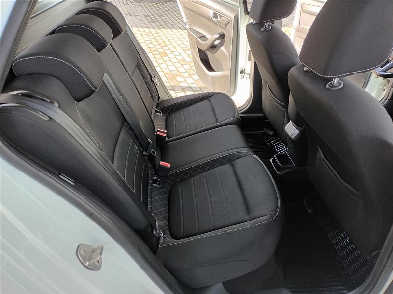 Škoda Fabia 1,2 TSI,81KW,SERVIS,KOLA,VÝHŘE - fotka 25 z 47