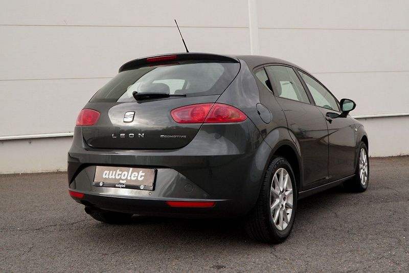 Seat Leon (2011) 1.2 TSi 77kW STYLE - fotka 9 z 28