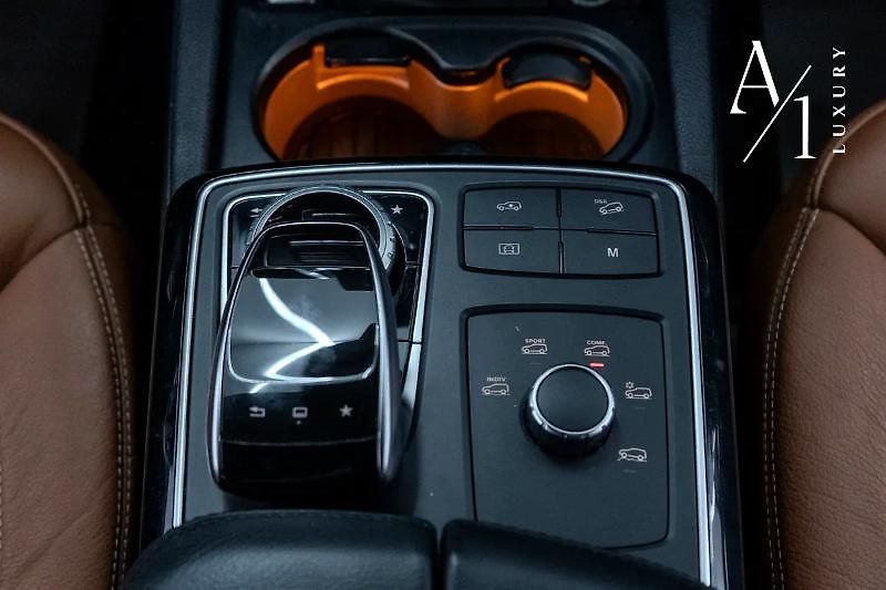 Mercedes-Benz GLS (2016) Rodinné SUV s V8 - fotka 9 z 17