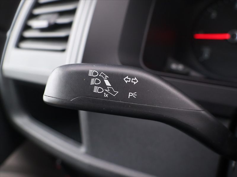 Volkswagen Transporter 2,0 TDI 75kW 6-Míst CZ DPH - fotka 17 z 30